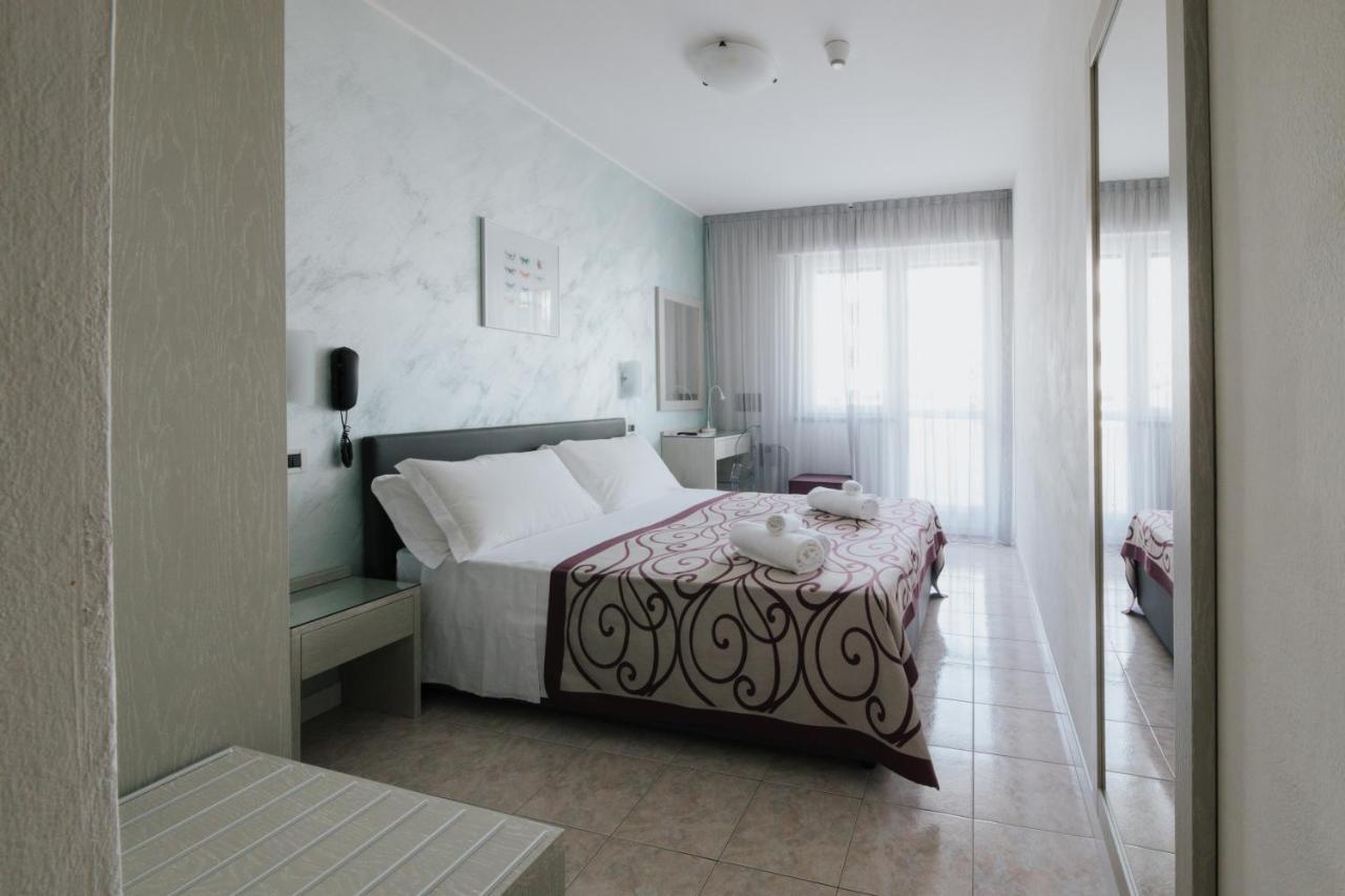 Hotel Gloria Lignano Sabbiadoro Zewnętrze zdjęcie