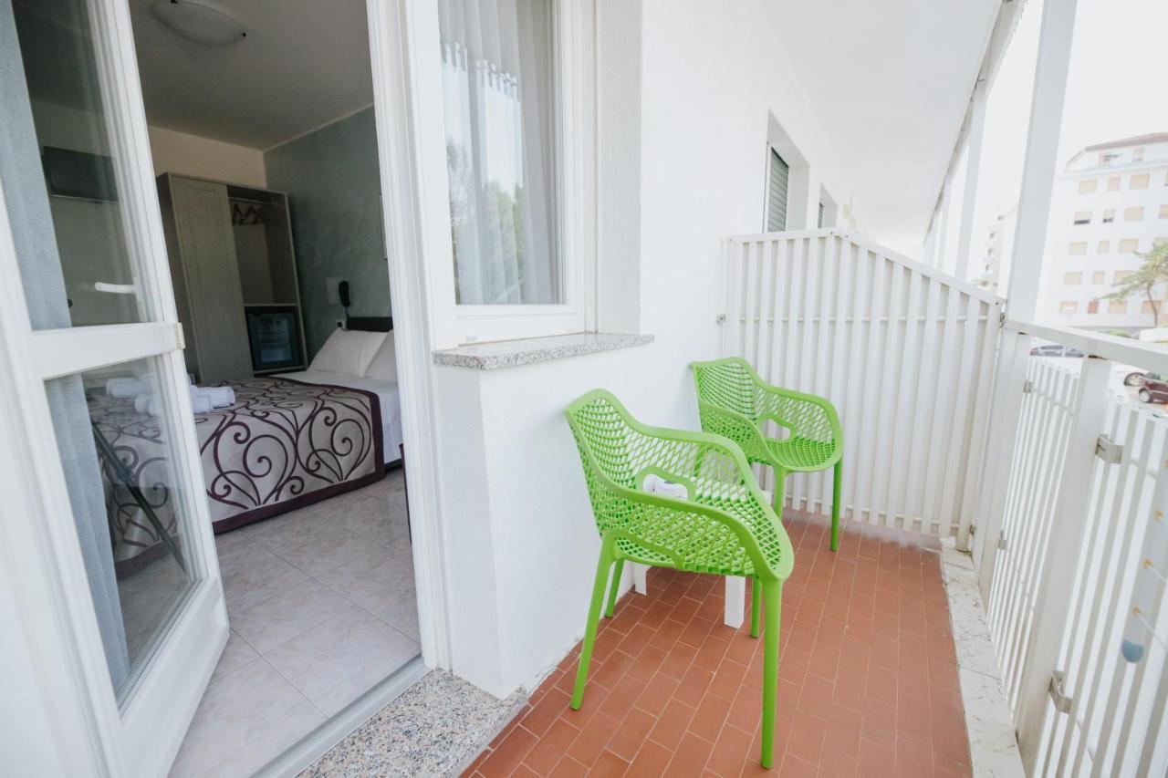 Hotel Gloria Lignano Sabbiadoro Zewnętrze zdjęcie