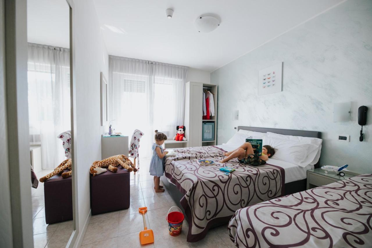 Hotel Gloria Lignano Sabbiadoro Zewnętrze zdjęcie