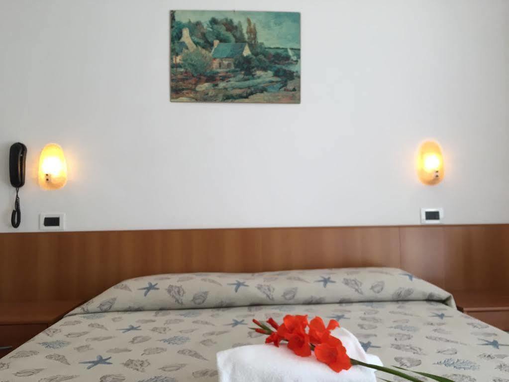 Hotel Gloria Lignano Sabbiadoro Zewnętrze zdjęcie