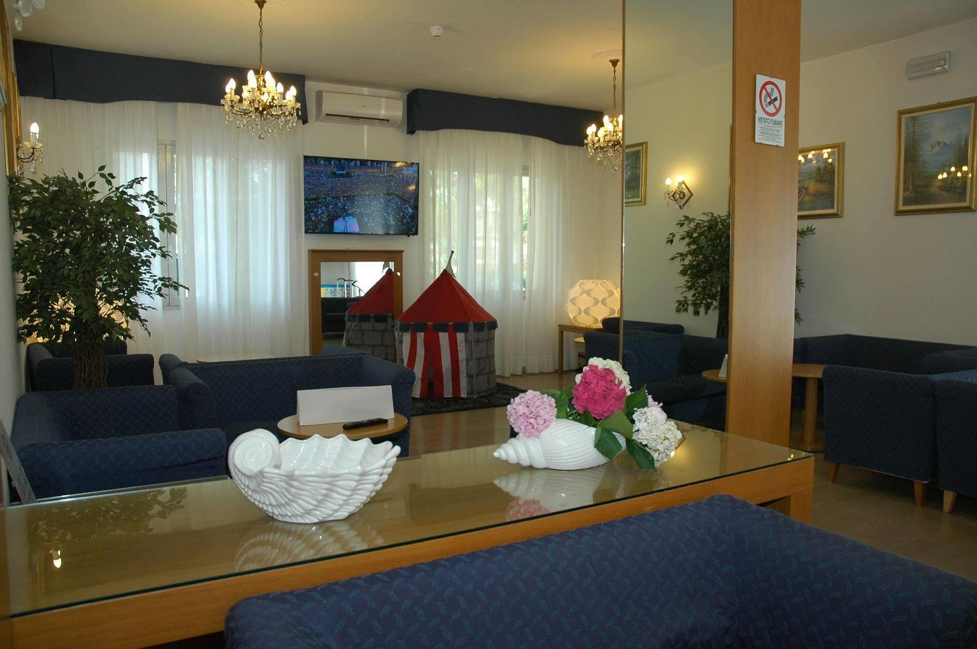 Hotel Gloria Lignano Sabbiadoro Zewnętrze zdjęcie