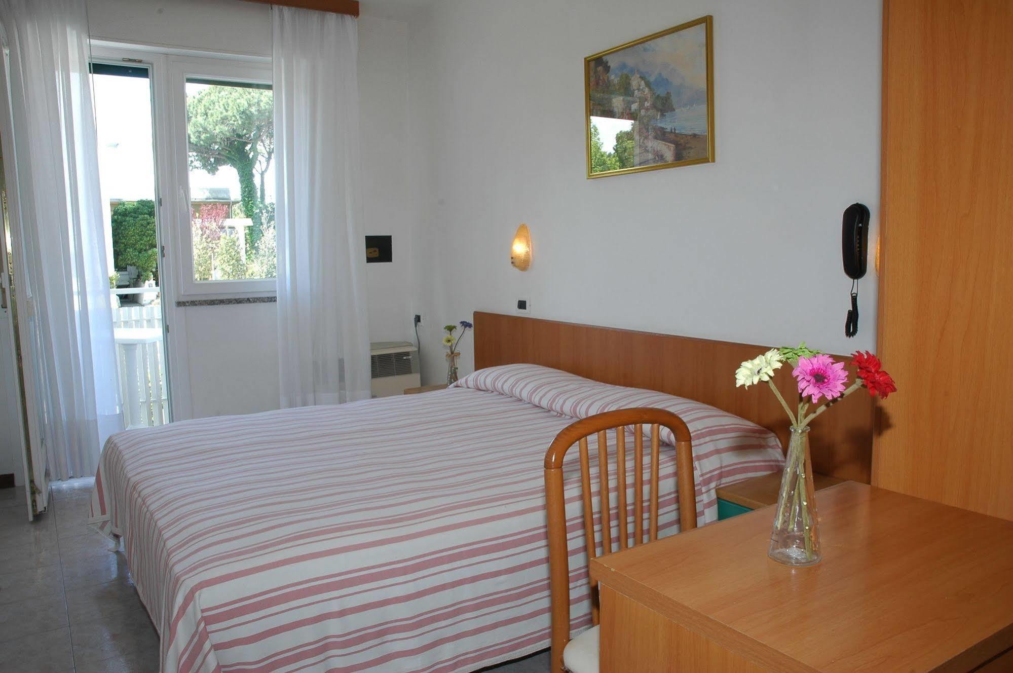 Hotel Gloria Lignano Sabbiadoro Zewnętrze zdjęcie
