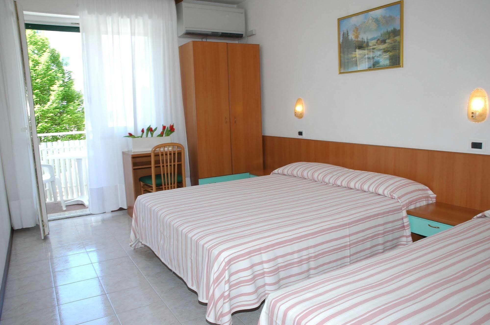 Hotel Gloria Lignano Sabbiadoro Zewnętrze zdjęcie