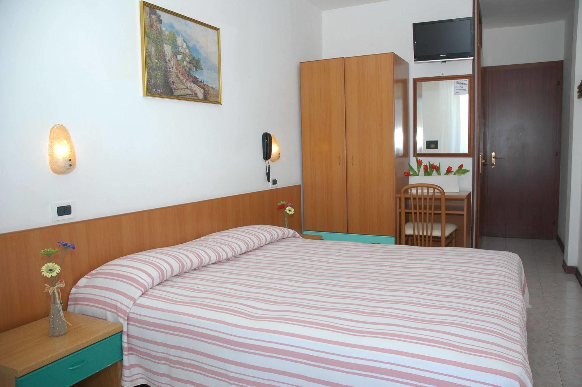 Hotel Gloria Lignano Sabbiadoro Zewnętrze zdjęcie