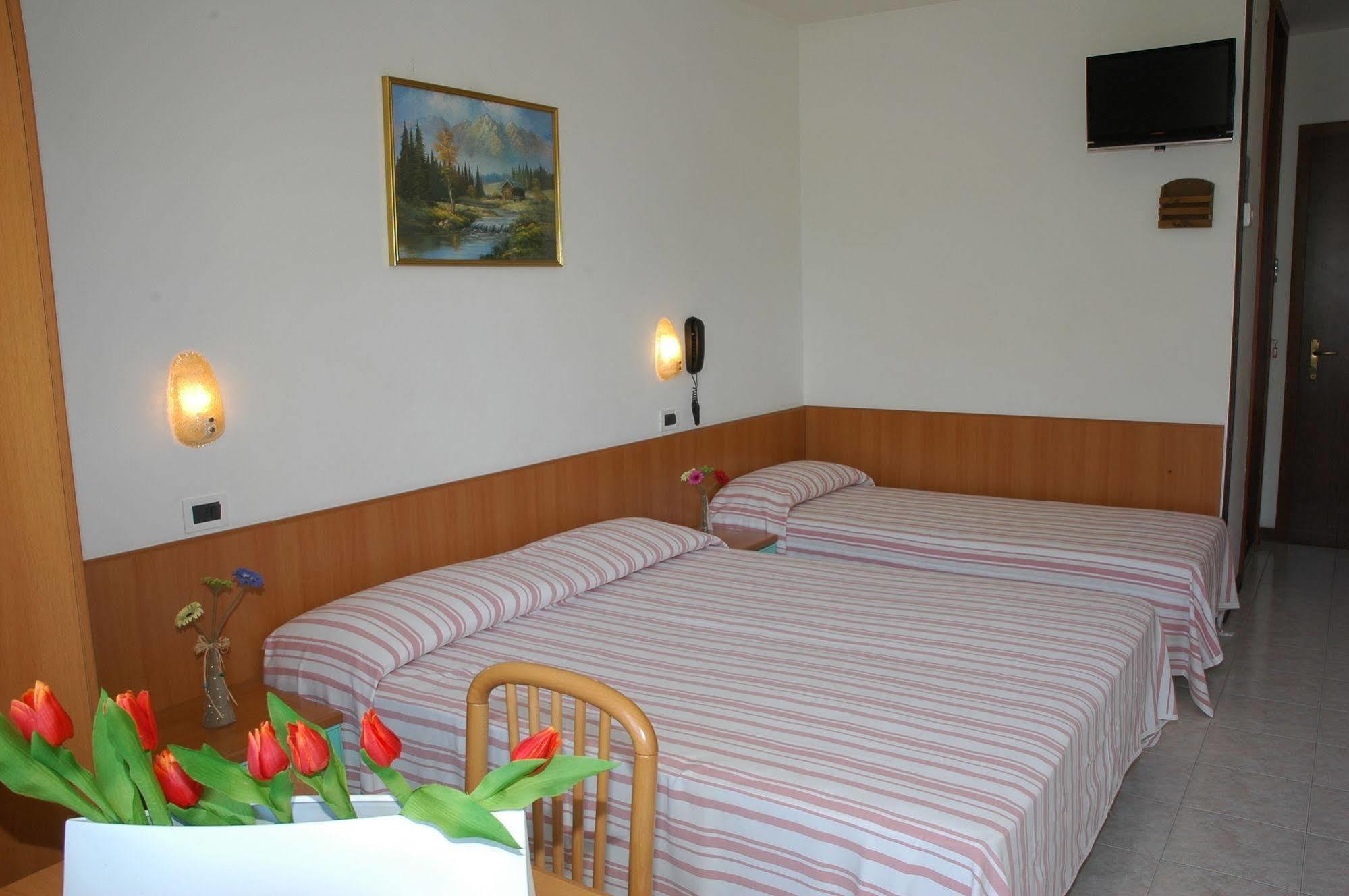 Hotel Gloria Lignano Sabbiadoro Zewnętrze zdjęcie