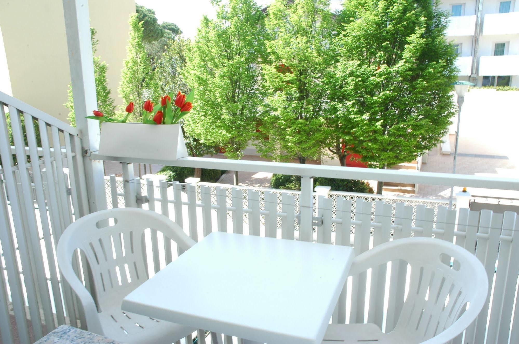 Hotel Gloria Lignano Sabbiadoro Zewnętrze zdjęcie
