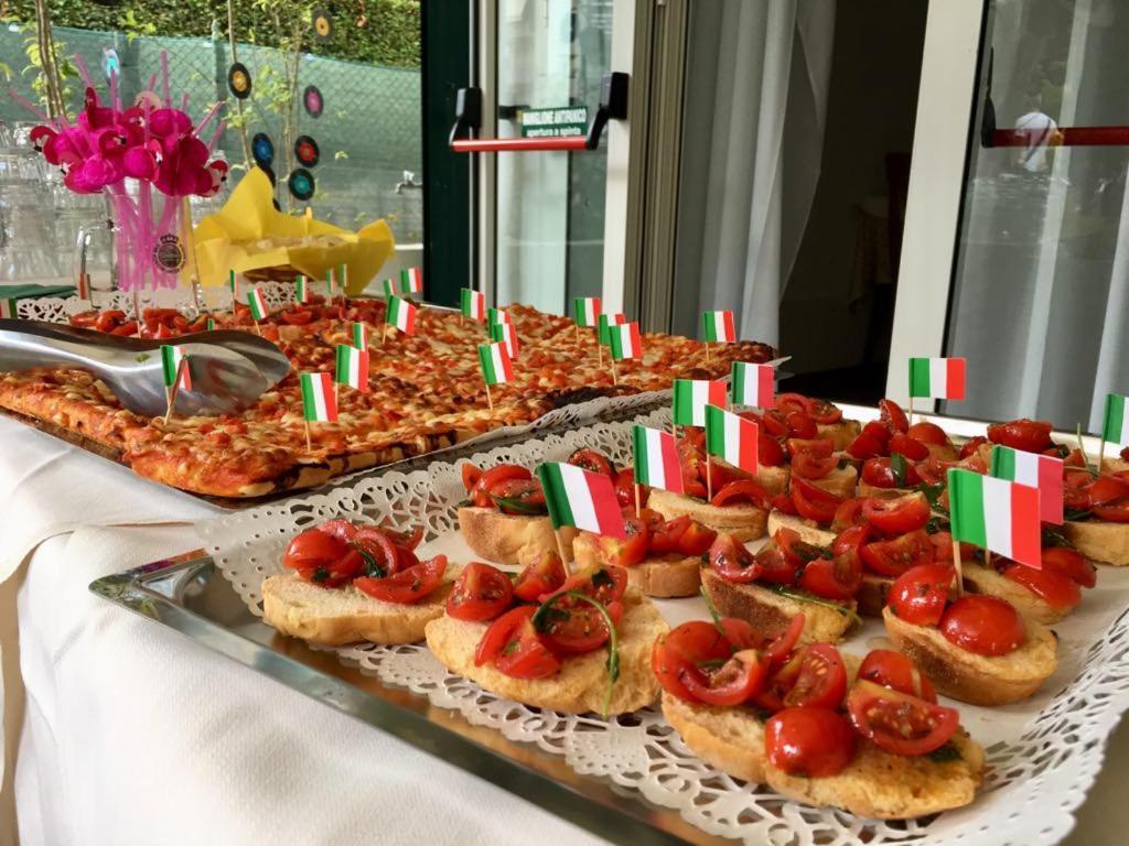 Hotel Gloria Lignano Sabbiadoro Zewnętrze zdjęcie